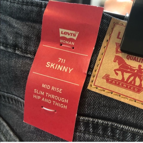 Levi’s 711 Mid-Rise Skinny Jeans Plus Size - Picture 4 of 6